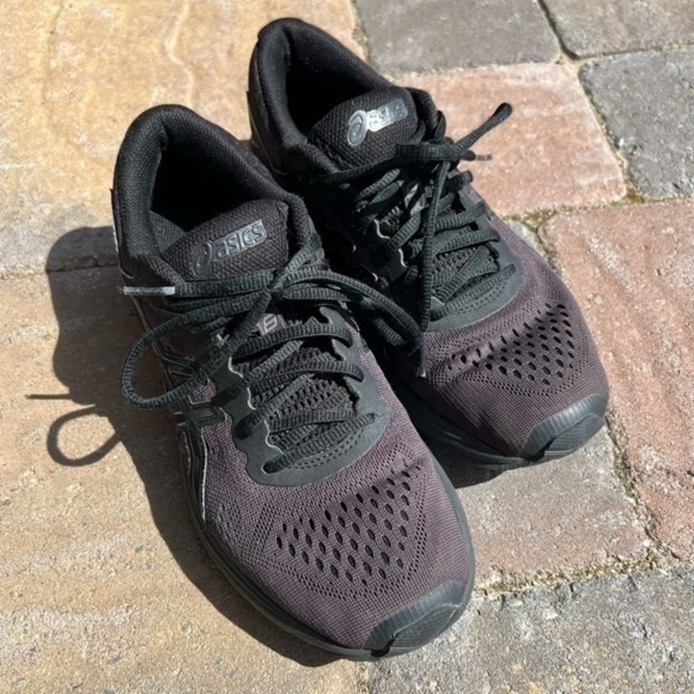 ASICS Women's GT-1000 6 Running Shoe  Black  Size 8.5